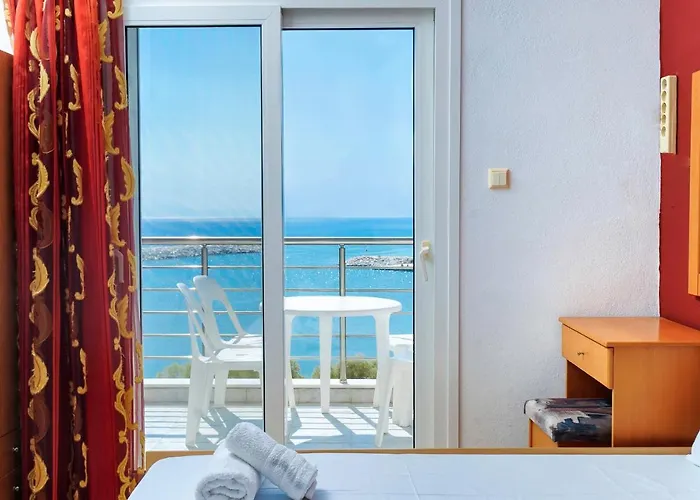 ホテル Papageorgiou 3*